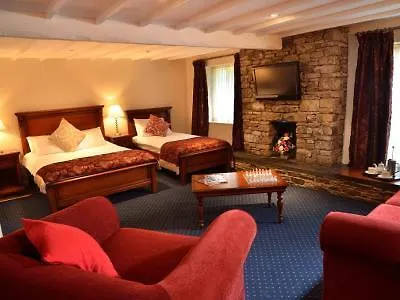 Damson Dene 4*