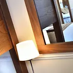 Damson Dene 4*