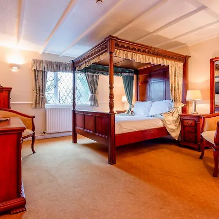 מלון Damson Dene 4*