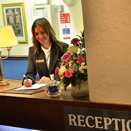 Damson Dene Otel 4*