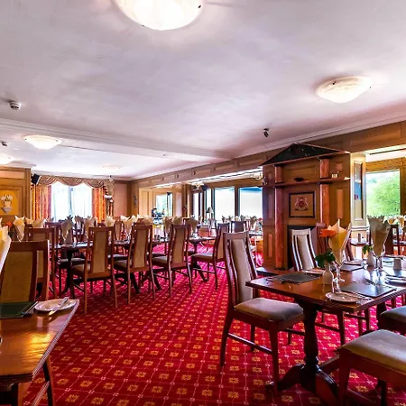 Damson Dene מלון