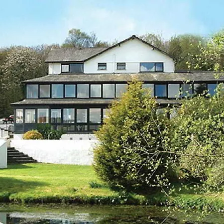Damson Dene 4*