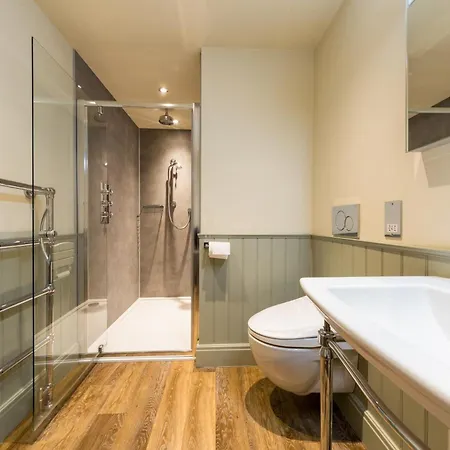 Hotel Damson Dene 4*